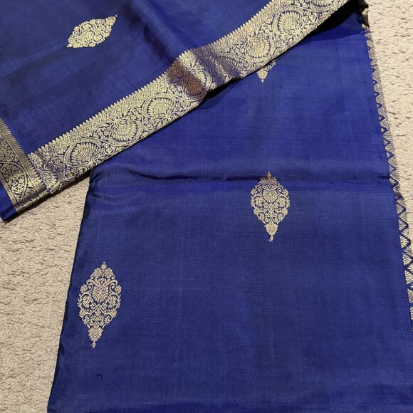 Pure kanchipuram Silk Saree in blue - Picture 10 of 11